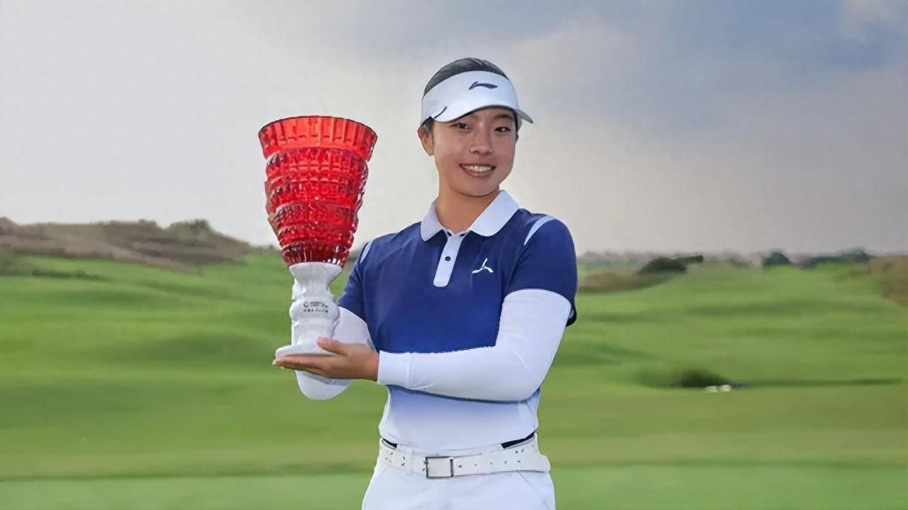 厉害了！刘国梁16岁女儿刘宇婕登顶中国女子公开赛，业余夺冠改写20年历史