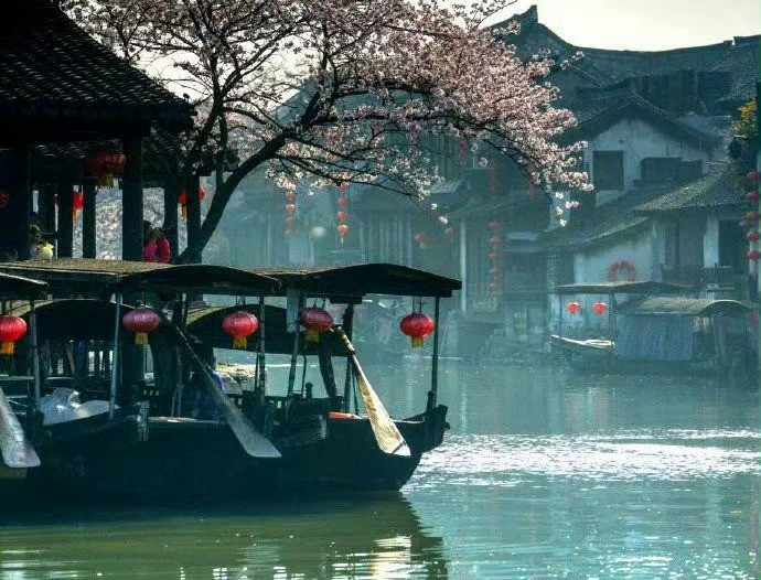 春天，我在西塘等你！春天的古镇，云白风轻，花红柳绿，浅浅风景，淡淡诗