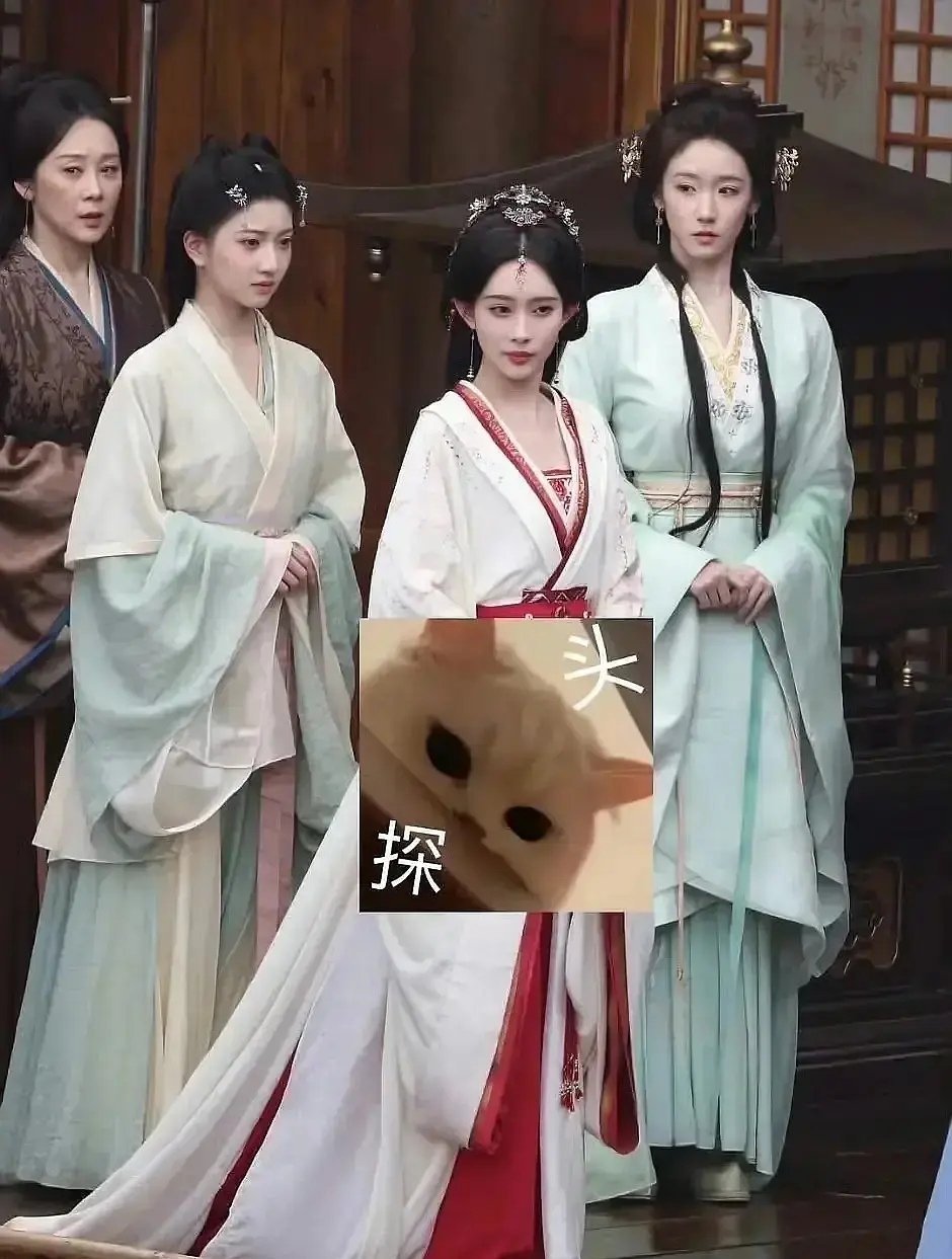 孟子义将门毒后妆造怎么和上部戏的丫鬟造型一样？