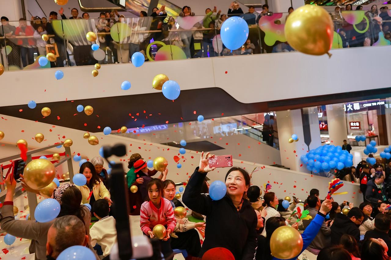 上海经济双轮驱动！科创+文旅火力全开，GDP增速跑赢全国2025年前三季度