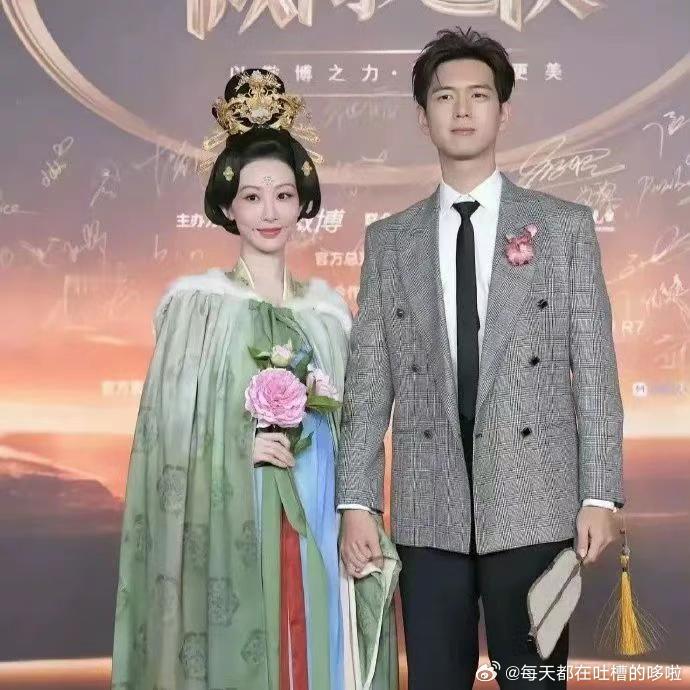 白玉兰让杨紫当海外推广大使，同时还有李现，可是杨紫还没点头，她接下来都在高原拍戏