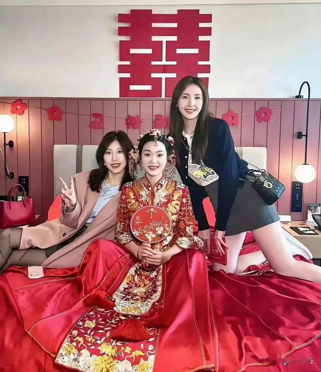 为什么都说黑衣服有喧宾夺主之意，你们怎么看？