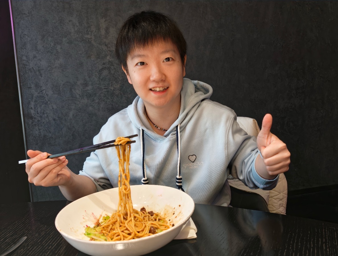 有家人，有朋友，有热爱的事业，有璀璨的未来❤️要一直这样幸福下去❤️​​​