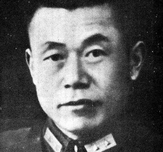 1949年，国军中将邱清泉战死沙场，他的妻子慌不择路，带着孩子们准备南逃台湾，结