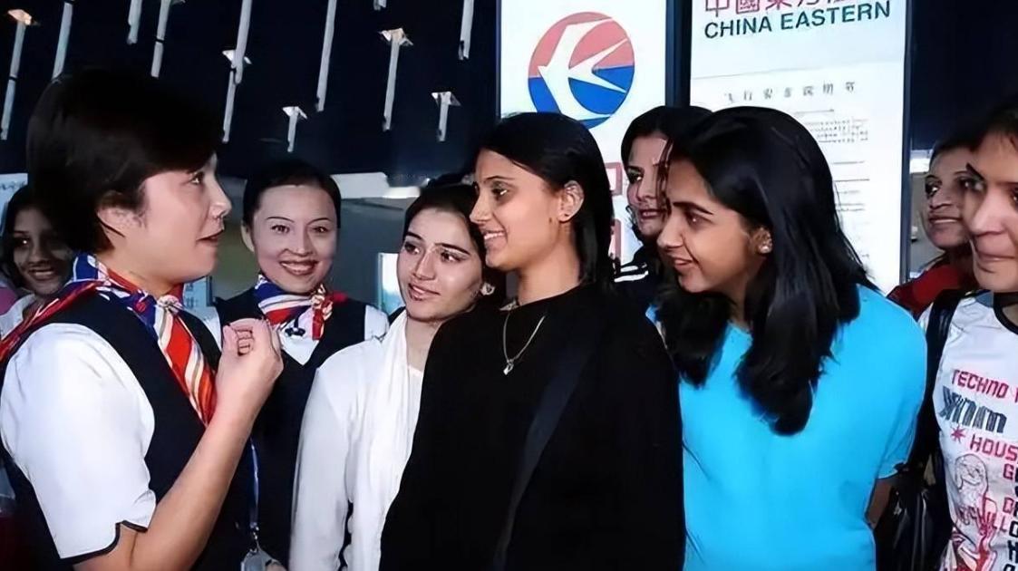 印度留学生该回不回国？在印度留学生群体中，近七成的人选择电子和计算机专业