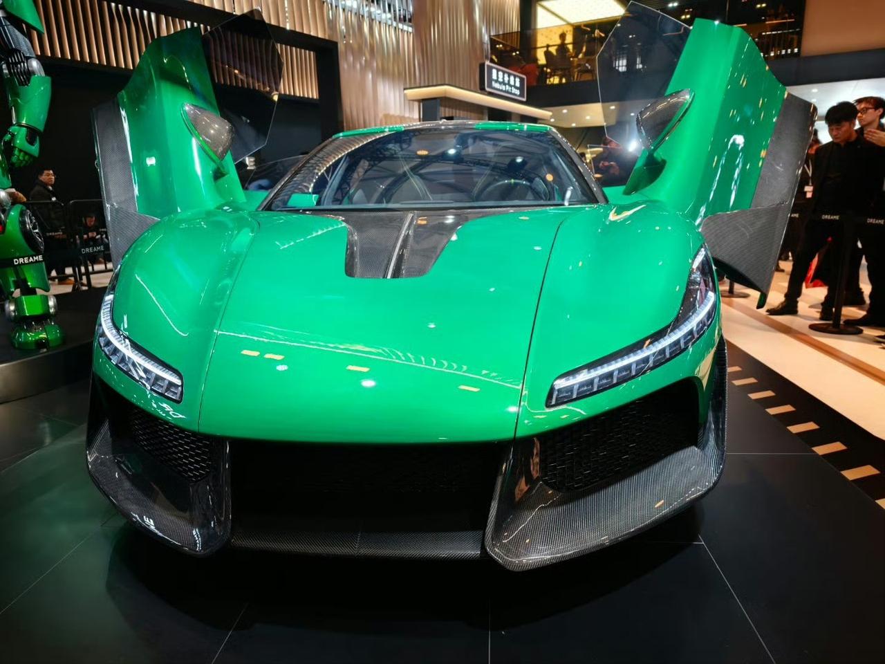 追觅造的超级跑车，大家感觉怎么样？这个原来造扫地机器人的企业，突然科技大爆发