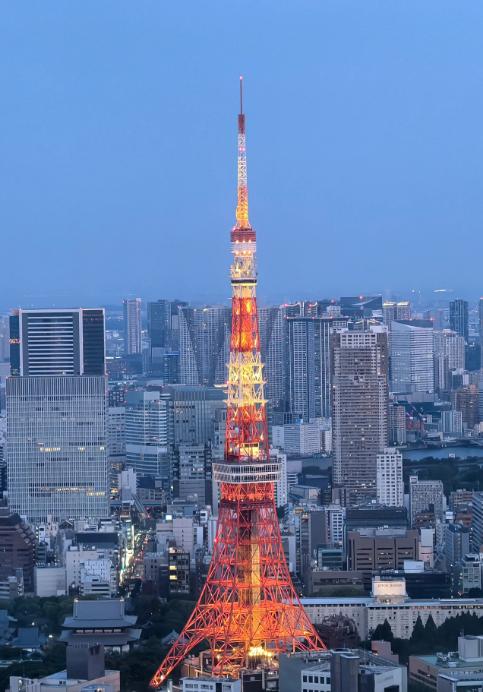 “最慌的不是日本人，而是我们这些‘外人’。”一位刚回国的在日华人道出残酷真相。当