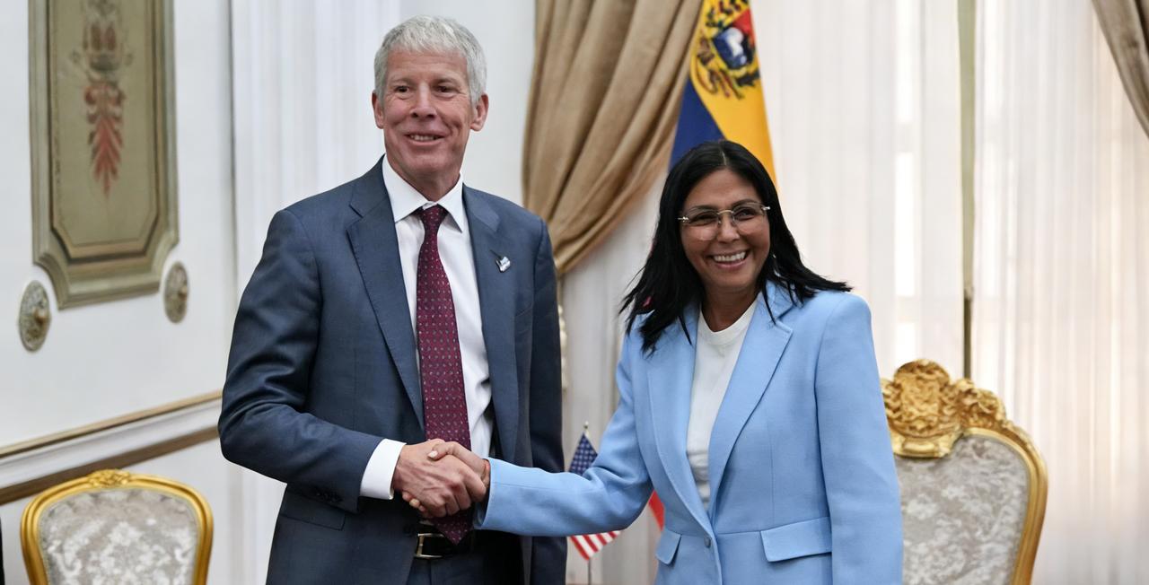 美能源部长​宣布，允许​委原油重返中国市场，却设下两项限​制条件。这一消息搅