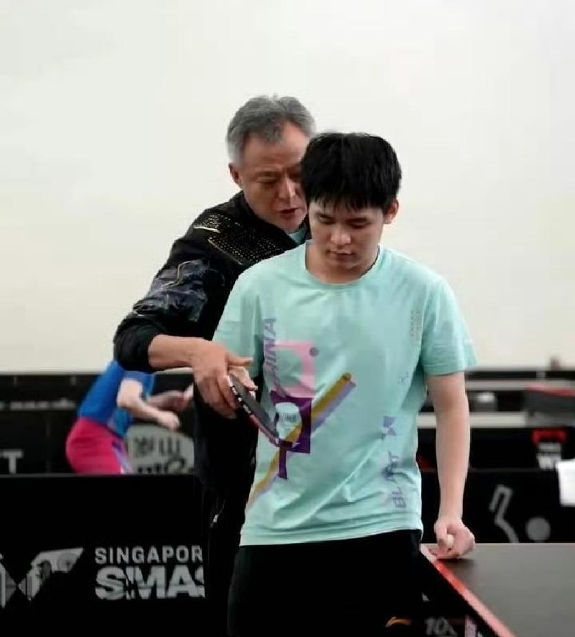 根本原因还是实力差点...林诗栋近两年，林诗栋输了数不清的外战，一