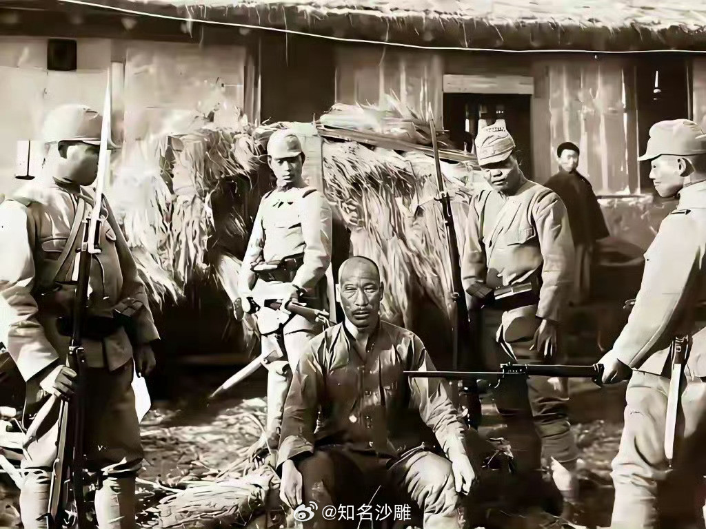 日军炫耀式摆拍的恐吓照，反倒拍下了中国人最硬的骨头。