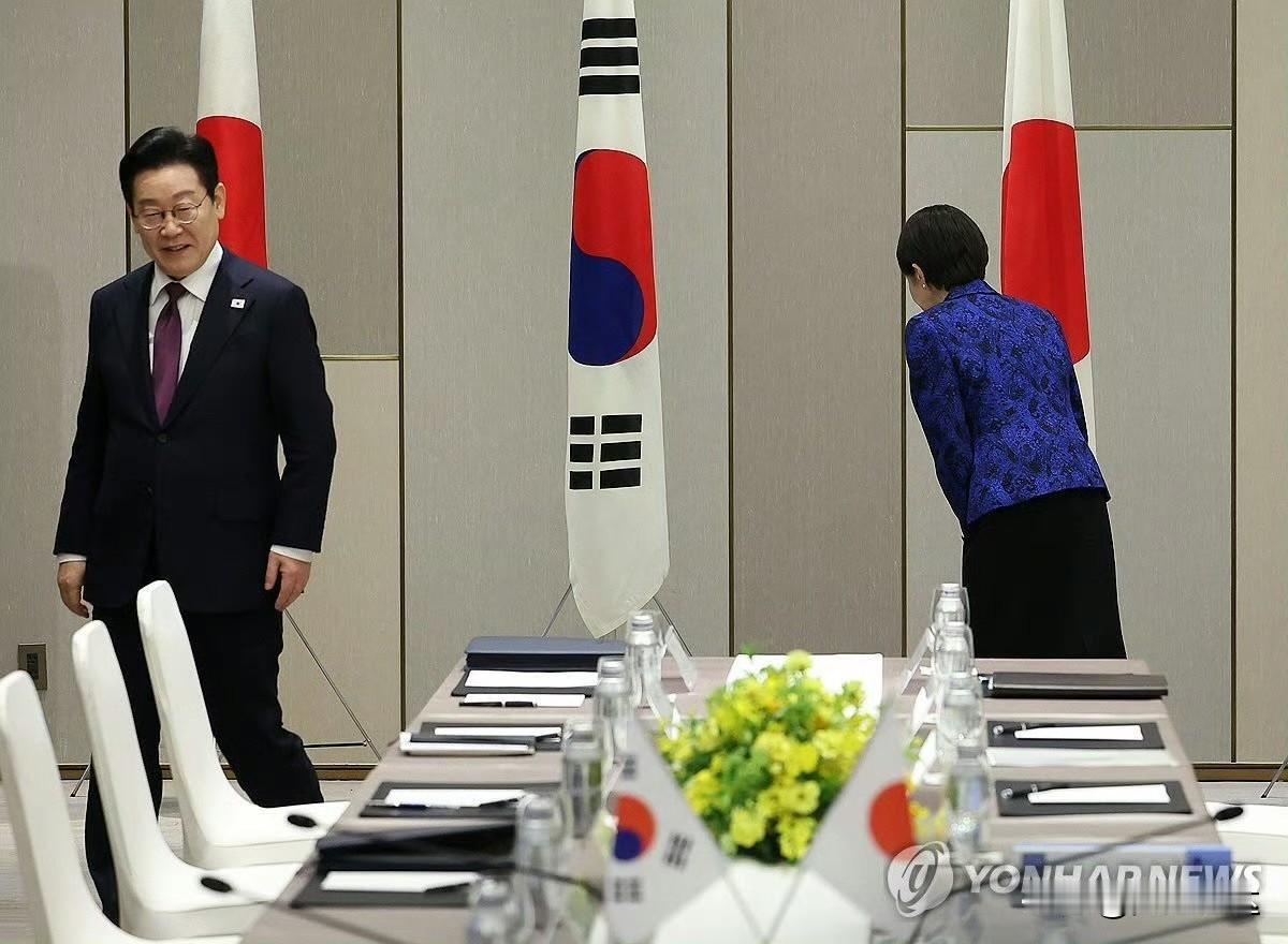 李在明和尹锡悦访日有什么不同？动作不同，心理不同，方向不同。