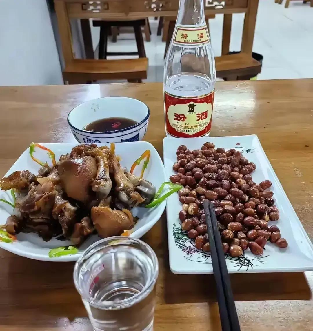 快讯！快讯！今天发工资了，今天也是我的生日，我是一个34岁的老光棍，没有老婆，