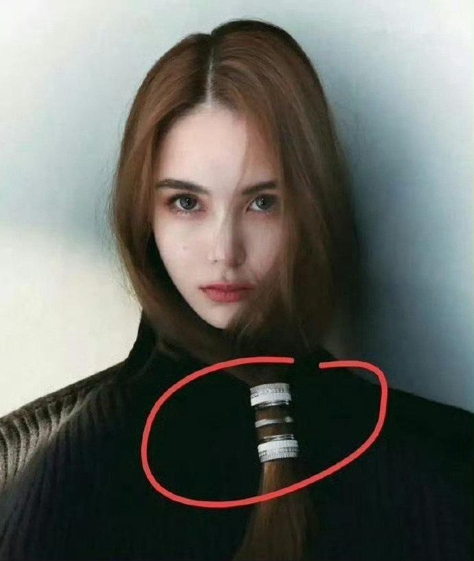 周杰伦老婆昆凌戴的发饰，普通人一年工资估计都买不起吧？​​​