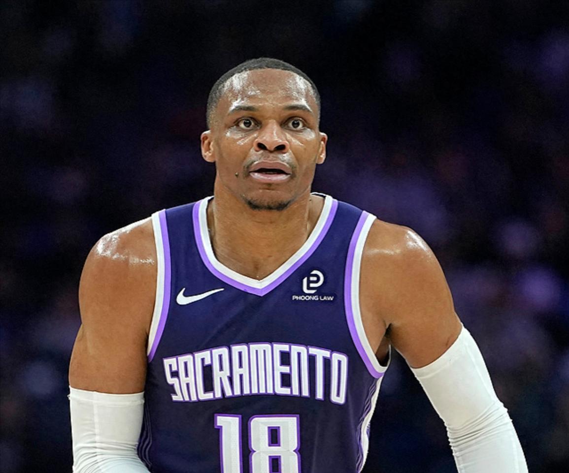 又轰下22+11+10！这样下去，威少的NBA纪录不保了北京时间10月12日