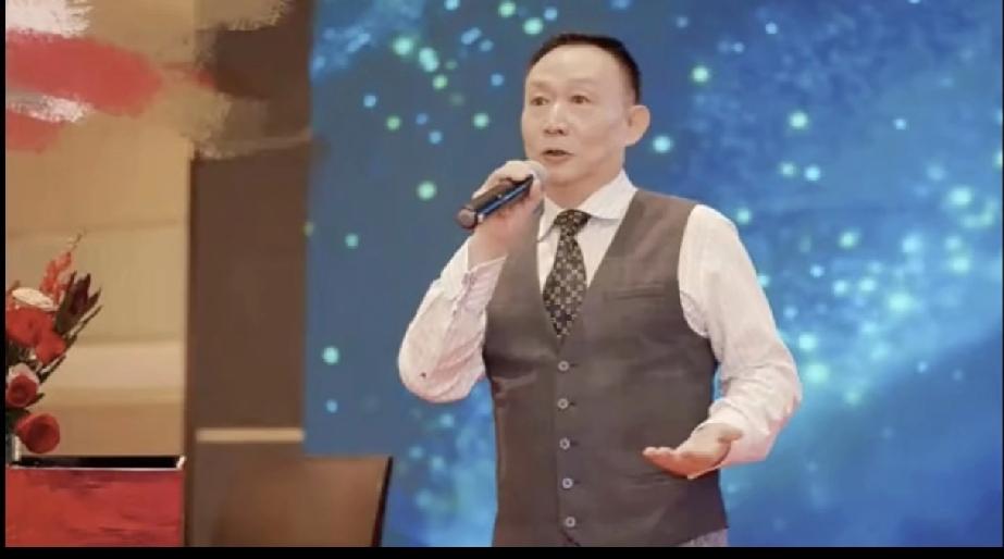 卢麒元这话真的听着都觉得后背发凉。老婆孩子都在大洋彼岸的人，存款都在瑞士银行，