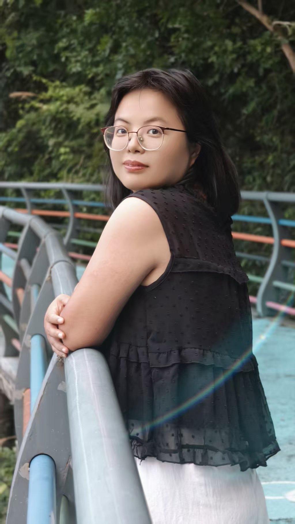 人一旦离婚，生活就变得很乱。不管男女，都差不多。我身边一个朋友，离婚一年