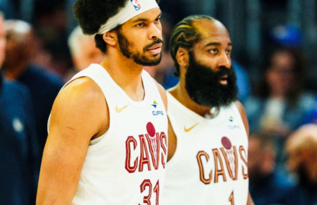 8中1原形毕露，场上像只无头苍蝇，哈登拉胯了，他也不雄起，此人怕是只有...