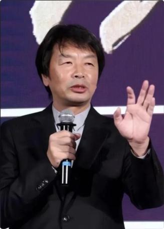 刘震云说：“读红楼知上流脏，读金瓶见底层烂，读水浒懂义气假，读西游晓菩萨坏，读三