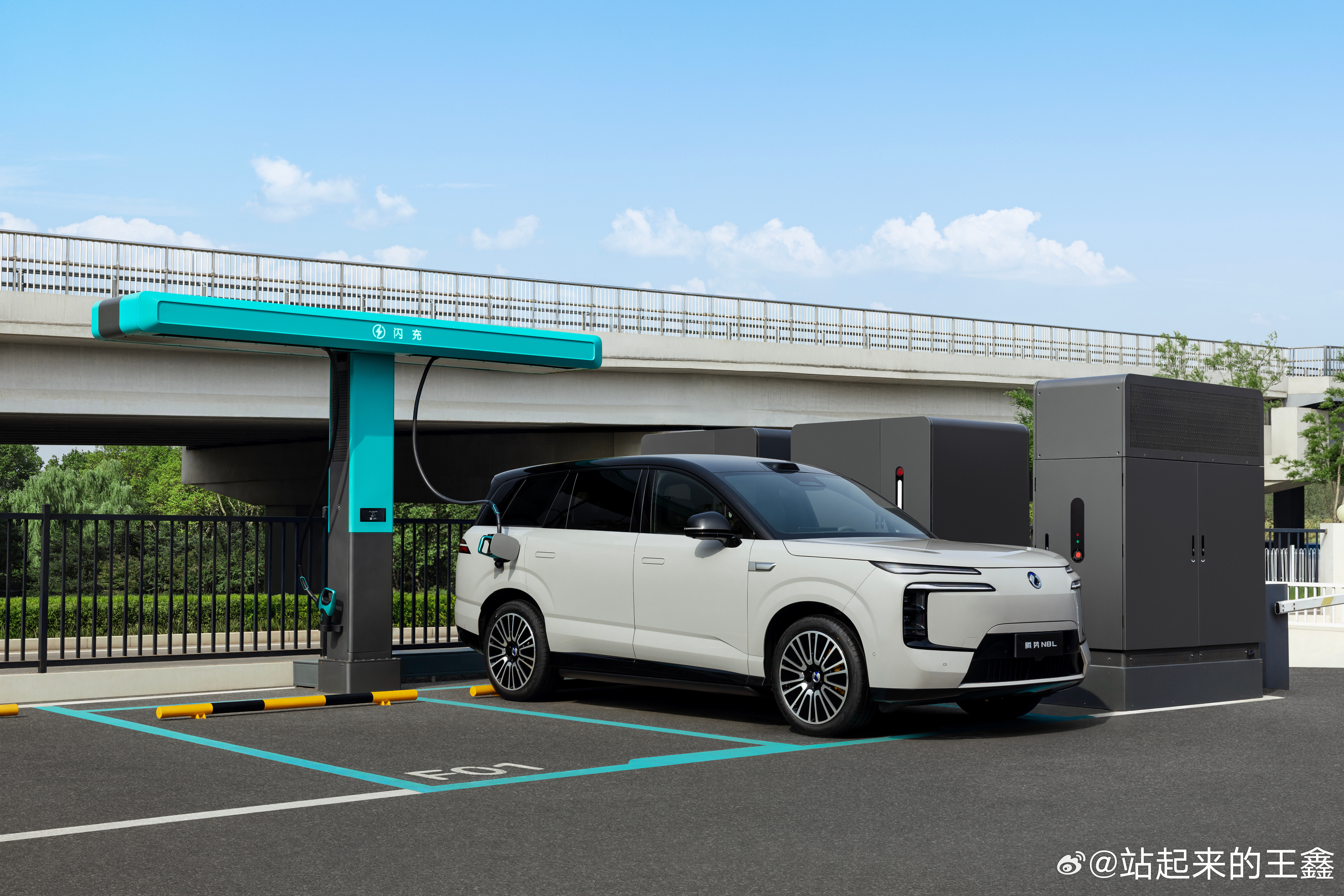 6月23日，腾势N8L闪充版正式上市，31.98万元和34.98万元，即可开启交