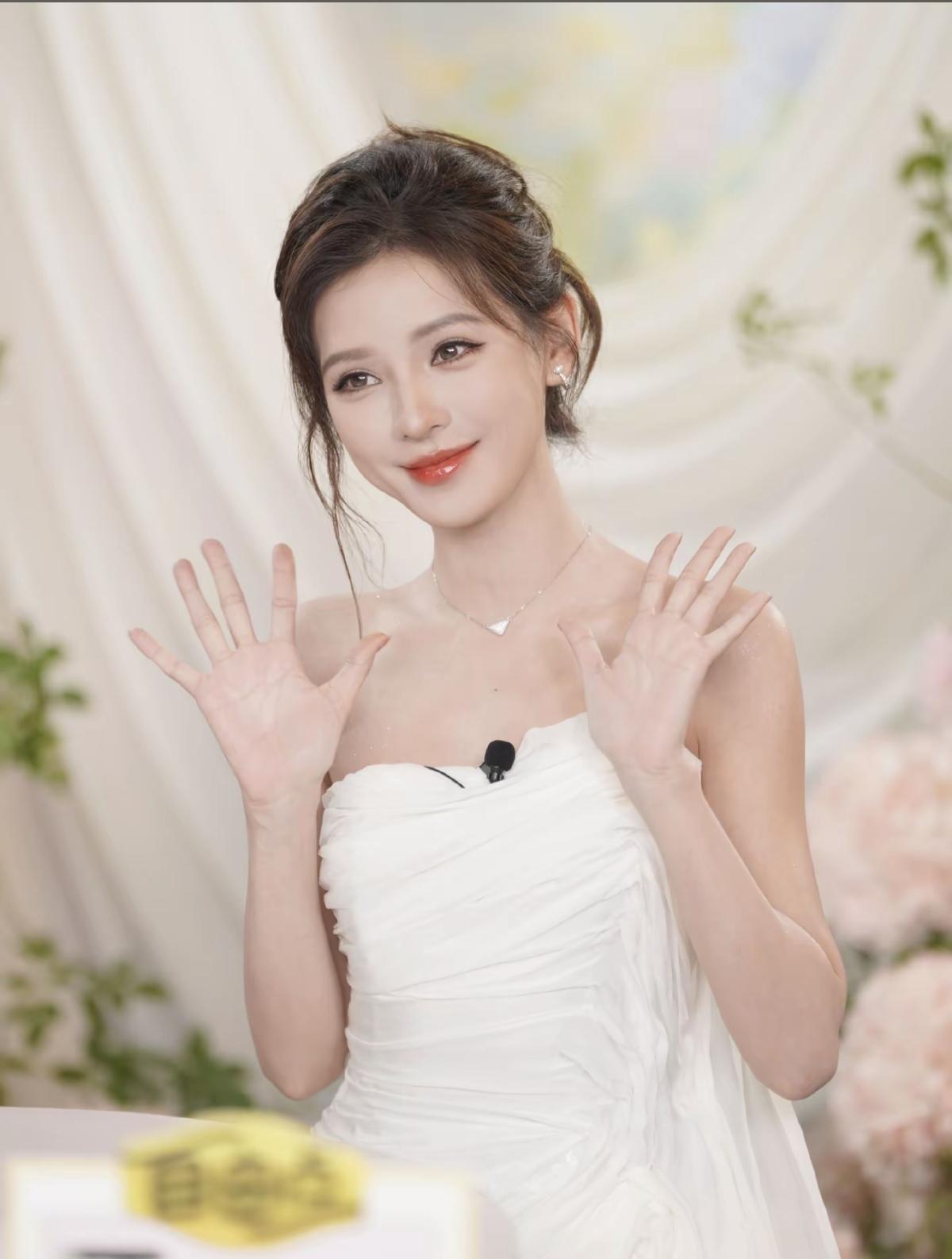 张予曦，愿你永远被温柔以待，也永远自带光芒[比心]娱乐明星