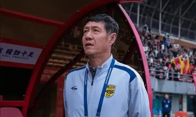 黎兵的下课就是意料之中的[大笑][大笑][大笑]结合广州豹近几轮比赛的过程和结