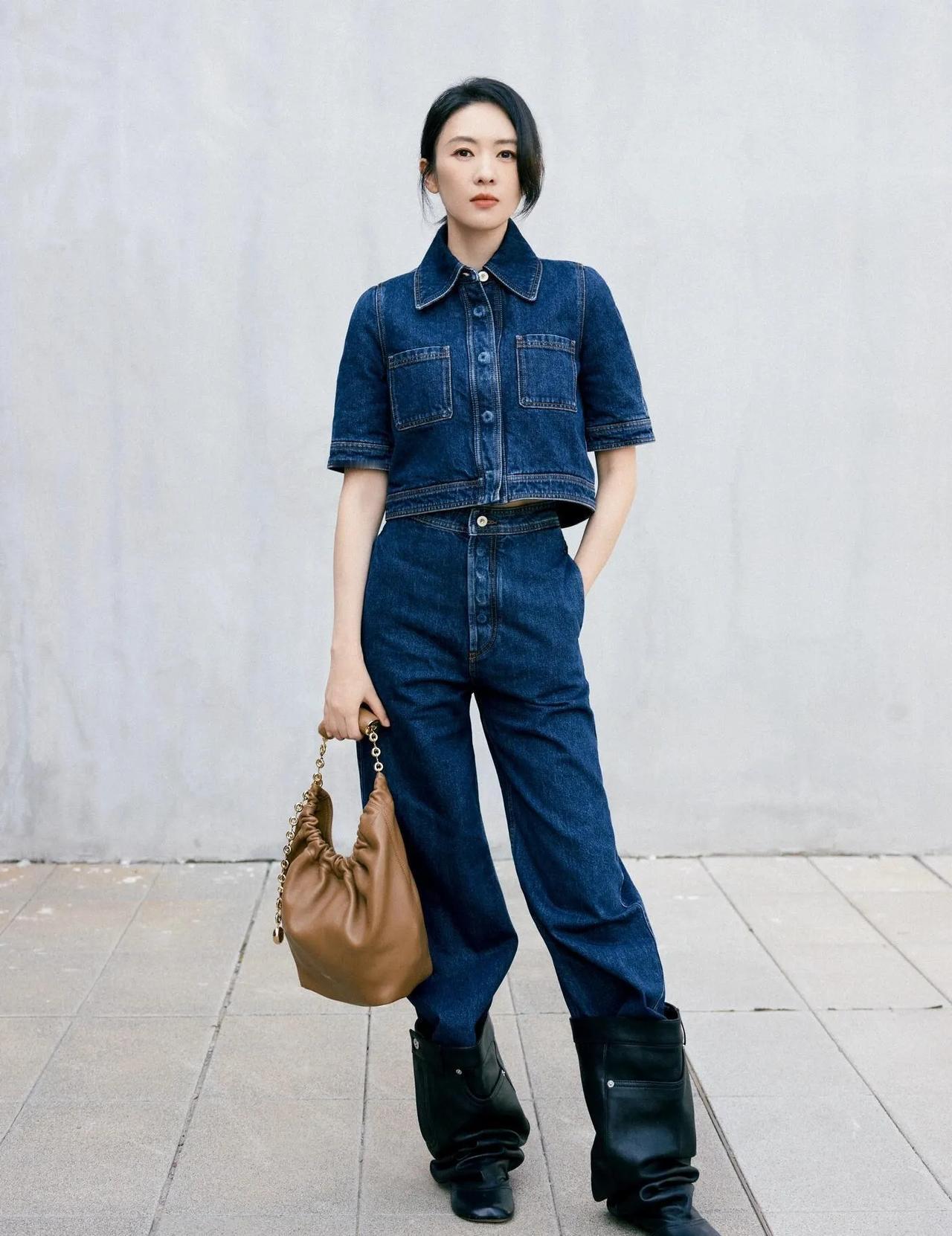被童瑶的牛仔套装狠狠种草了！短款牛仔上衣+高腰阔腿牛仔裤，显高显瘦又利落搭配