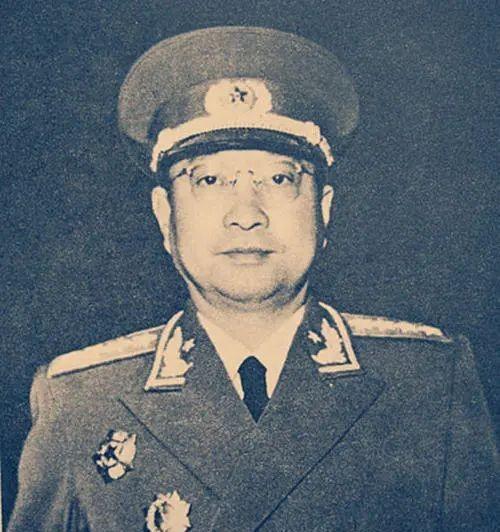 陈赓安排钱学森演讲，众元帅前来听讲，陈毅：我们是来拜你为师的“老彭，钱先生一口