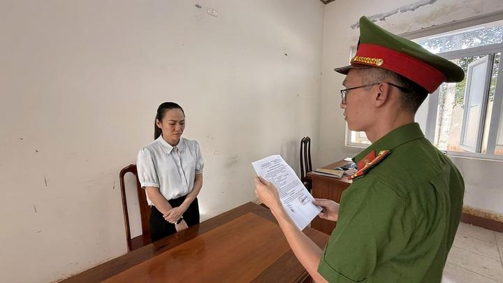 越南喝了8罐啤酒还开车，撞死公社主席的女司机被判3年有期徒刑2月13日，越南多