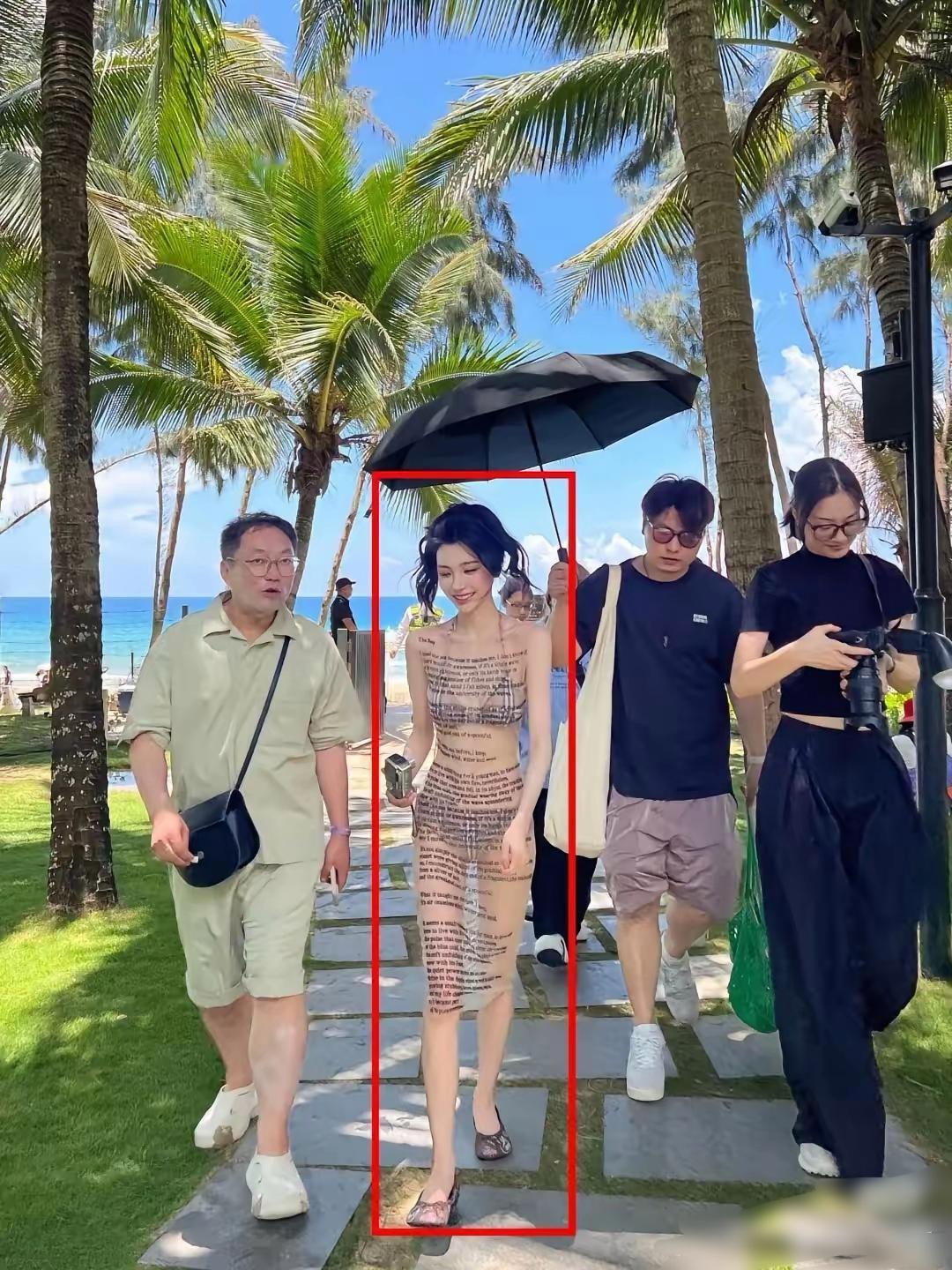 她真挺适合做网红的，审美特别在线。只要易梦玲不跑去娱乐圈当演员，我对她就全是夸赞
