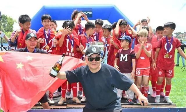 明明是强国，为何国足可以这么差？答案不在14亿人里选不出11个会踢球的，