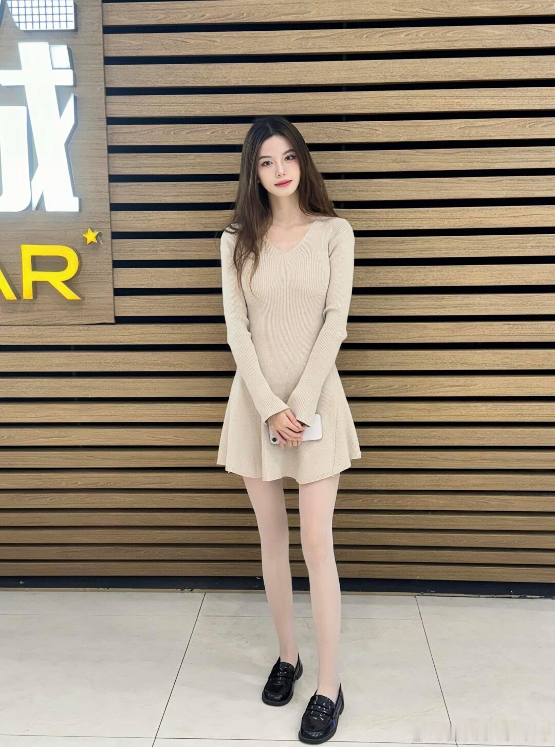 丝袜搭配小皮鞋~​​​