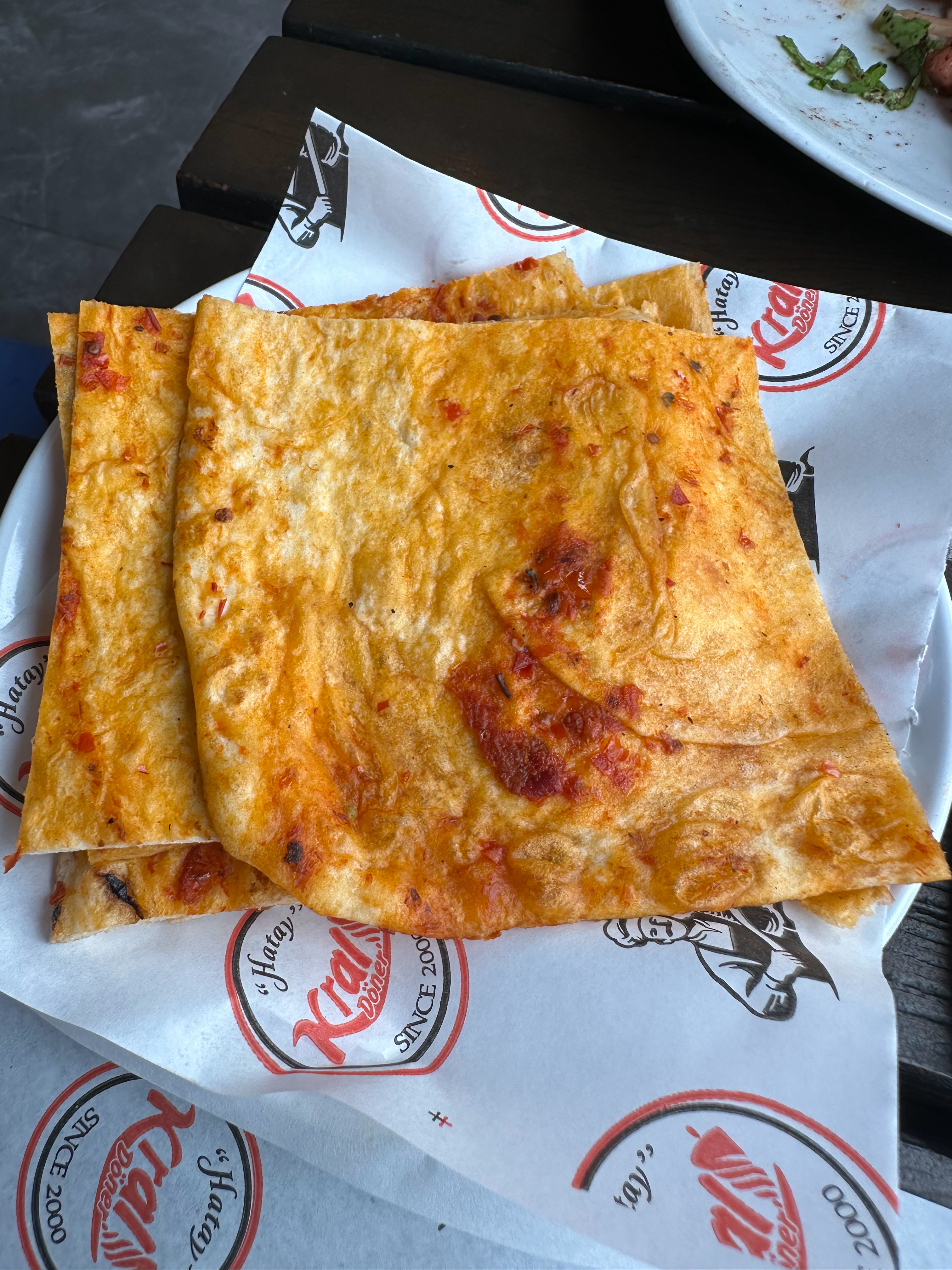 图一这个卷饼是我到土耳其以来最好吃的饭，面香很浓，里面卷着土豆条和烤肉，土豆口感