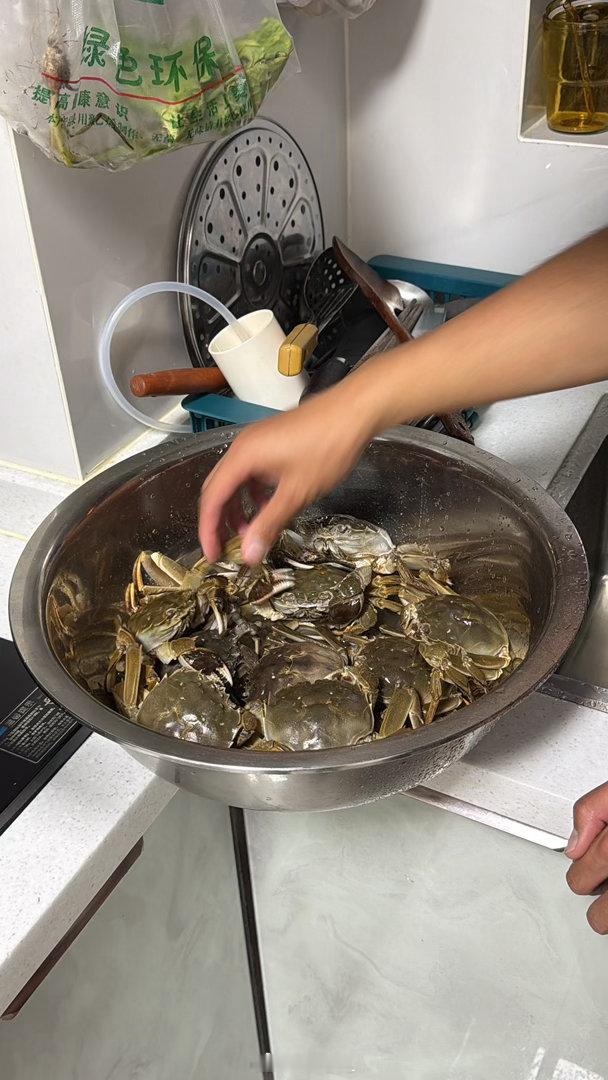 把螃蟹当饭吃了又来一筐​​​