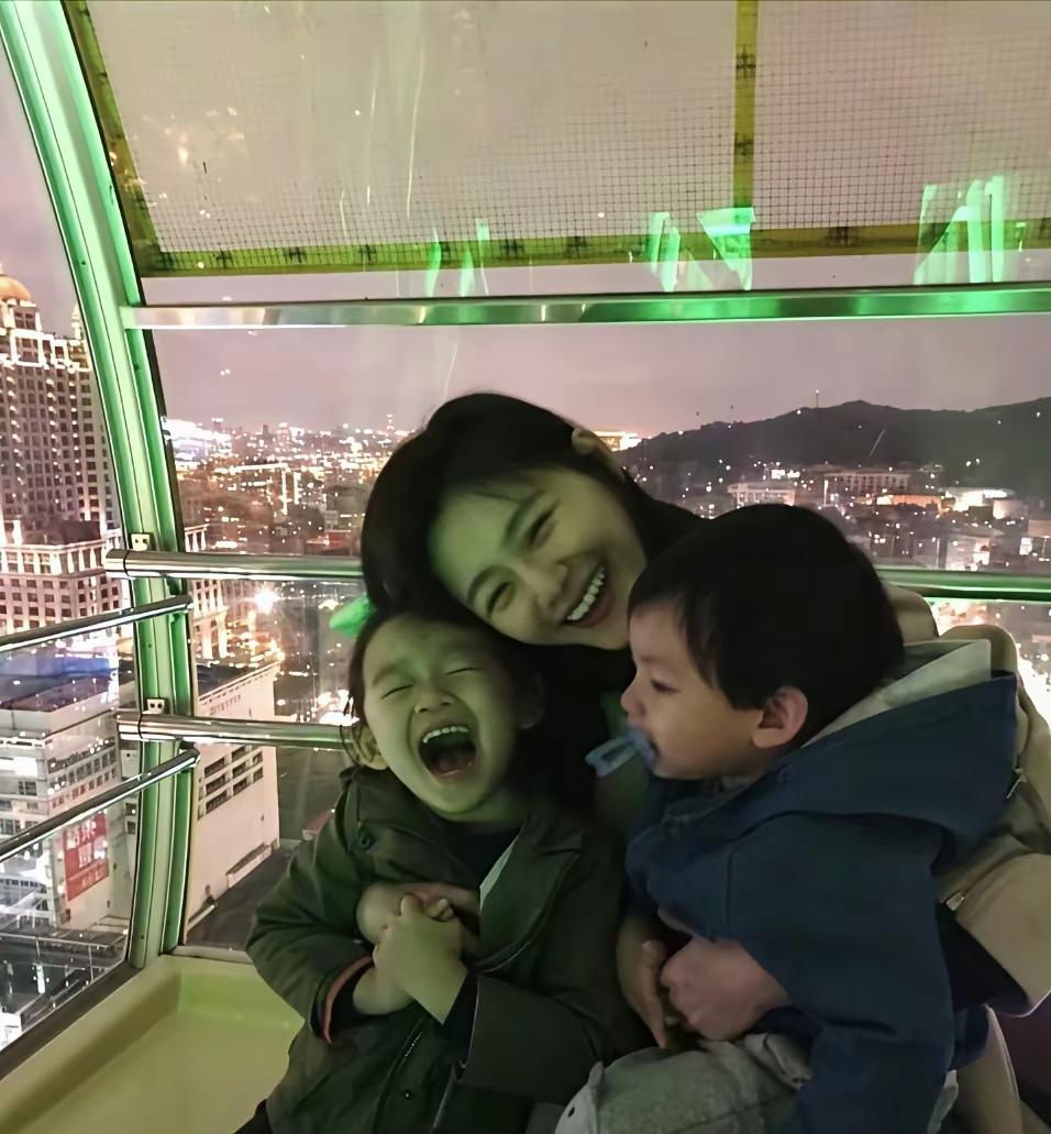 大S要是能看到现在的样子，肯定能松口气。汪家把两个孩子照顾得妥妥帖帖。快七