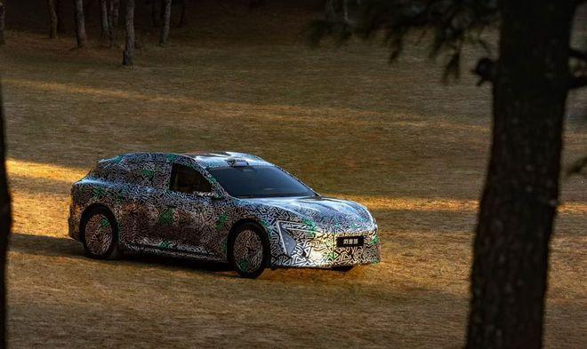 阿维塔在设计上一直在走自己的路，没有「借鉴成功经验」反倒是让它成了一股清流。「