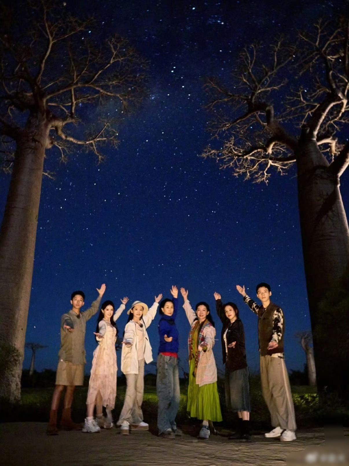 花少要拍团综了!家人们谁懂啊！这消息让我直接从椅子上弹起来了——这是要把我的快