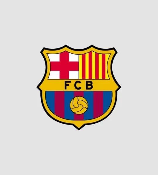 巴萨夺冠已稳？未必！由于皇马3比2战胜马竞，目前跟巴萨的积分差距仍然保持在4分