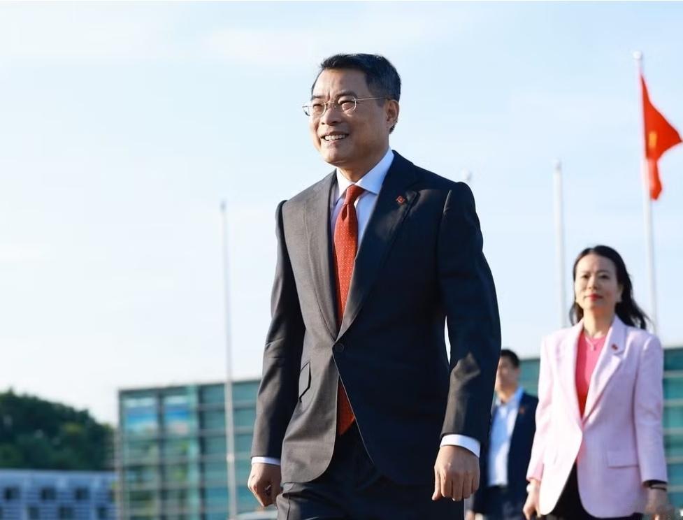 不够意思！上次上合组织峰会，越南仅仅派出一个分管礼仪工作的武氏映春参加，根本就是