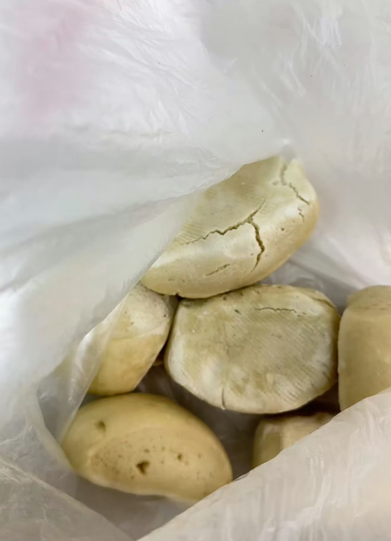 同事送的手工馒头😅