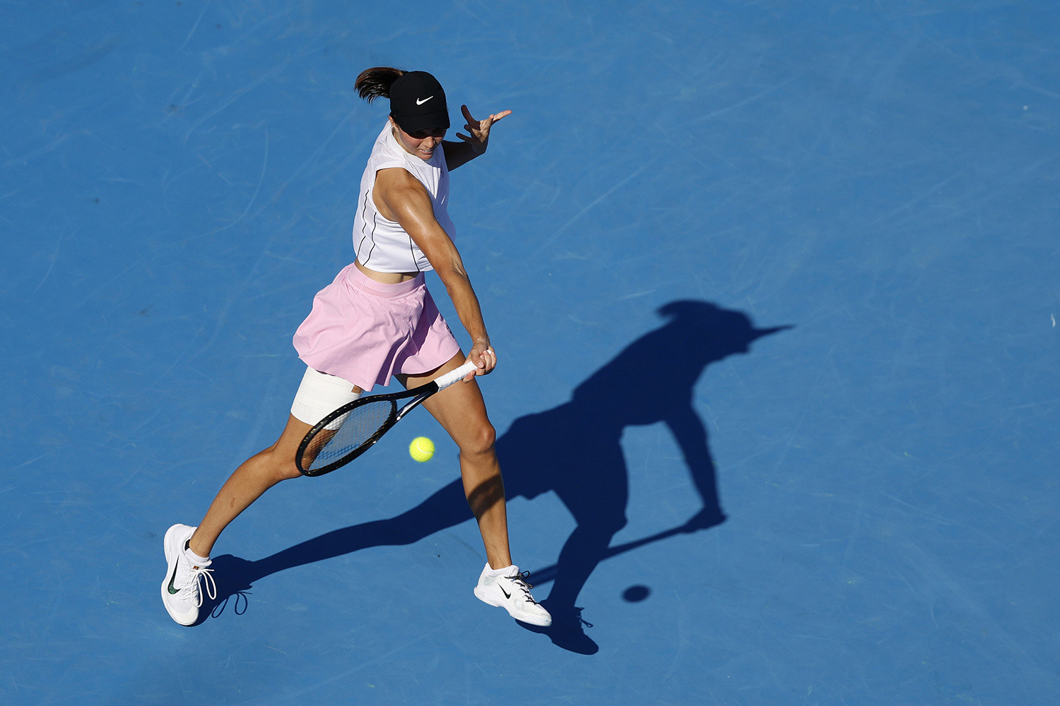 塔格尔晋级布拉格站决赛💪WTA250布拉格站半决赛，塔格尔以6-7(5)6-