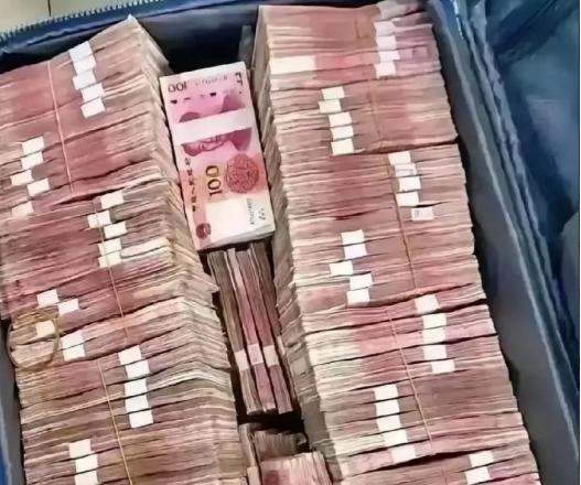 啥是洗钱？给你举个最易懂的例子：你买彩票中了800万，国家扣20%的税，到手64