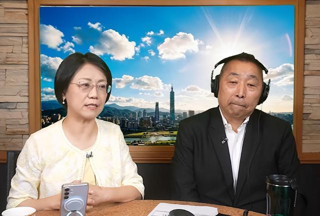 五个字直接炸锅！8月31号一大早，台湾飞碟电台的政论节目弹幕区突然炸锅，起因就是