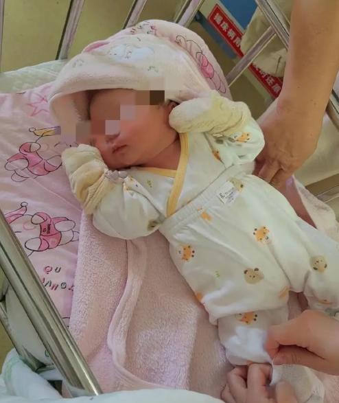 近年来，随着育儿观念升级，专业月嫂成为许多家庭照顾新生儿的首选。北京一位新手