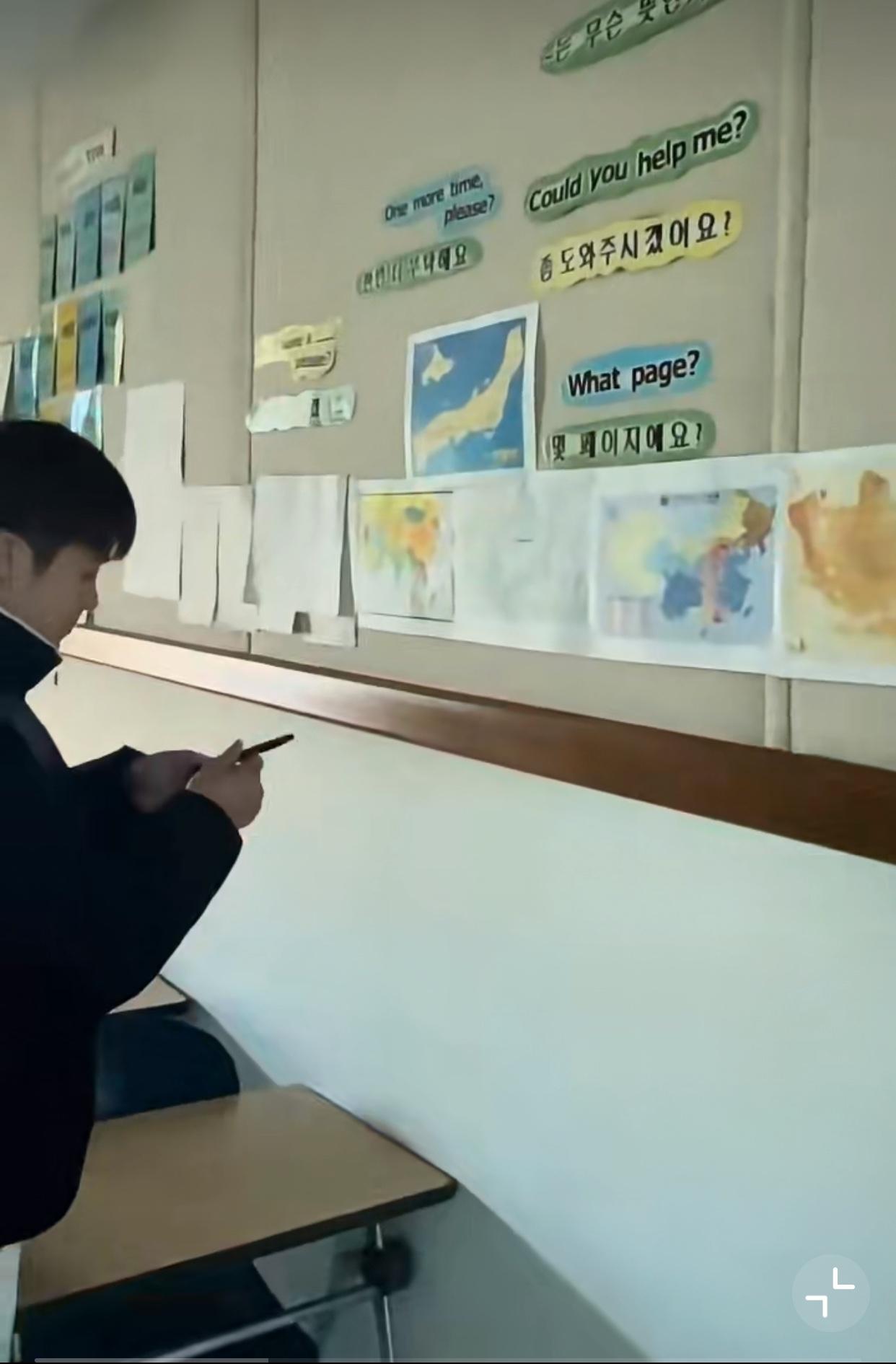 小心思好多….近日，在韩国留学的越南学生，趁中国留学生不在，把中国留学生贴在教