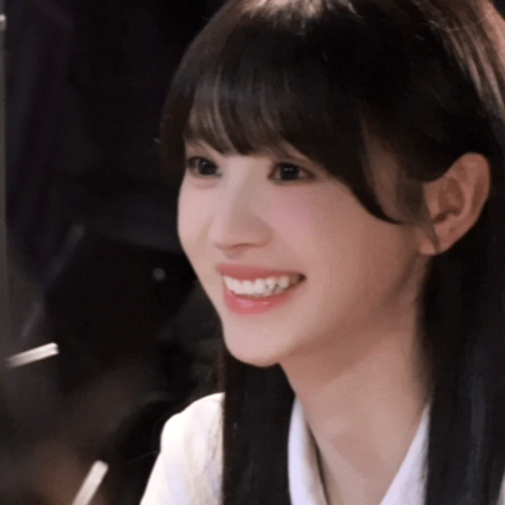 田曦薇这块草莓小蛋糕会被我一口吞掉🤤​​​