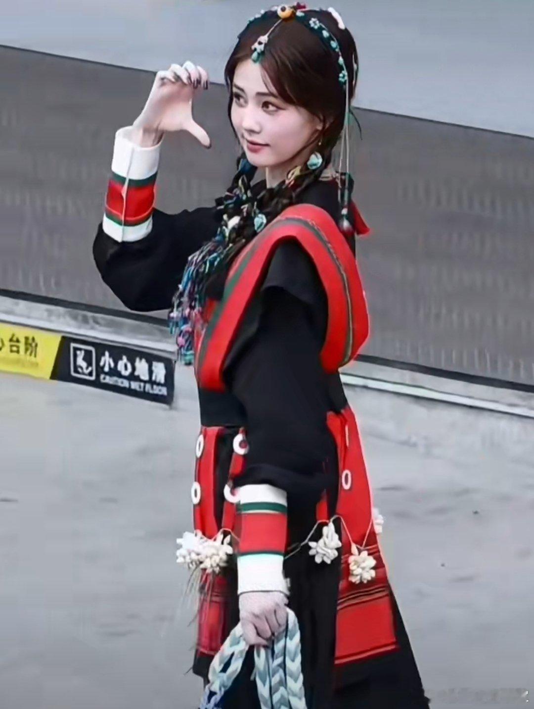 白鹿敖瑞鹏张真源跑男民族风路透🈶，跑男妆造好强啊好好看