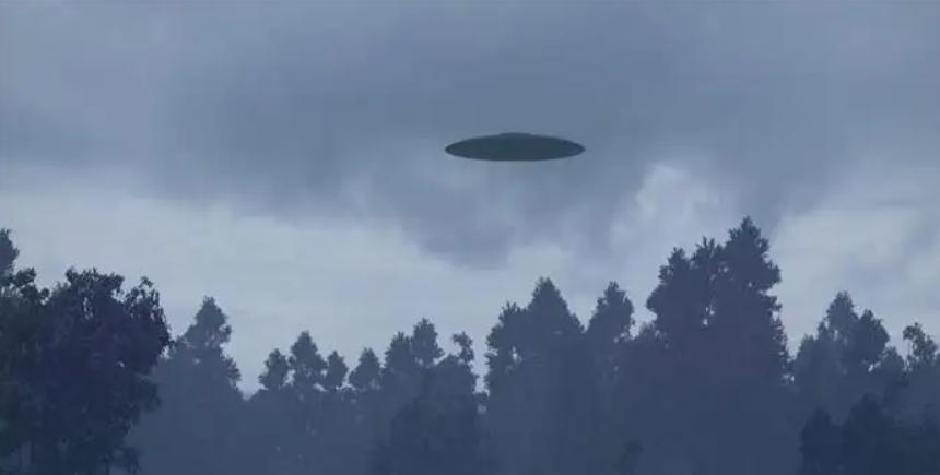 1994年12月1日凌晨3点，贵州都溪林场里狗叫声不断，接着两道强烈光束和震耳的