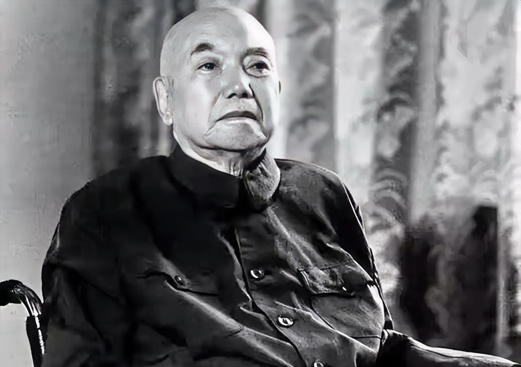 1939年，萧克手里攥着八千精锐，身边有着宋时轮、邓华两员虎将，外加一个能一呼百