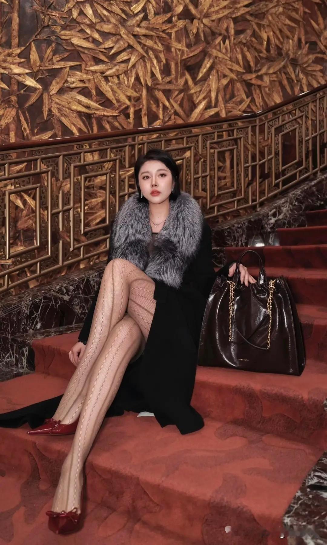 优雅气质，红毯上的时尚女王如何打造高级感穿搭?