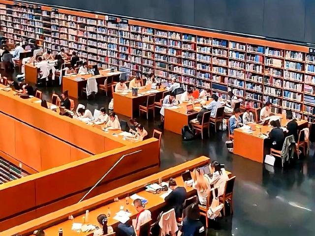 看到教育部那个新通知，我脑子都空了一下！2026年起，中小学不准再买校外的卷子